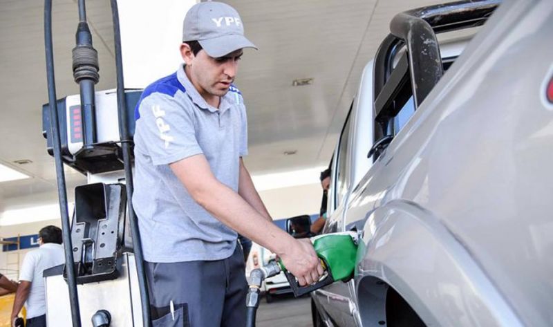 El Gobierno postergó hasta el 12 de marzo la suba en el impuesto a los combustibles