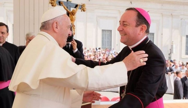 El Vaticano separó a Zanchetta de sus funciones y será investigado