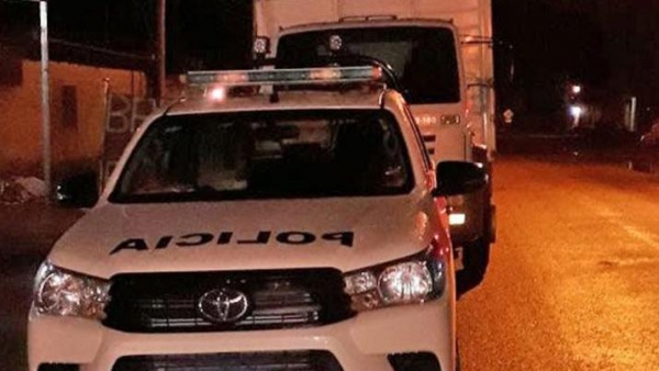 Camión cargado con algodón protagonizó un violento vuelco en Quimilí