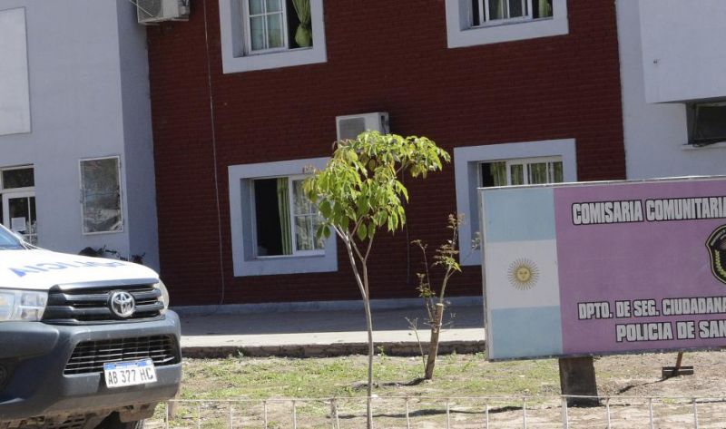 Denunció que 2 encapuchados le robaron $1.500.000