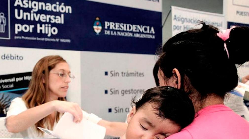 Desde enero aumenta el 100% la Asignación Universal por Hijo y el 50% la Tarjeta Alimentar
