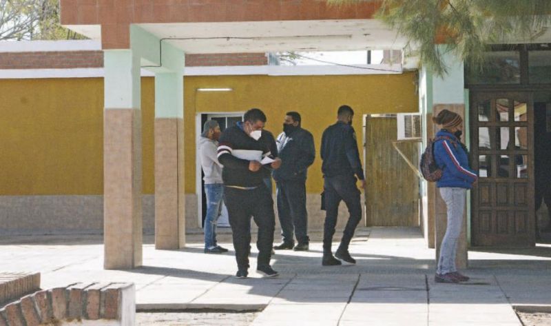 Acuchillan a un agente de la policía durante una pelea en el interior de un evento bailable