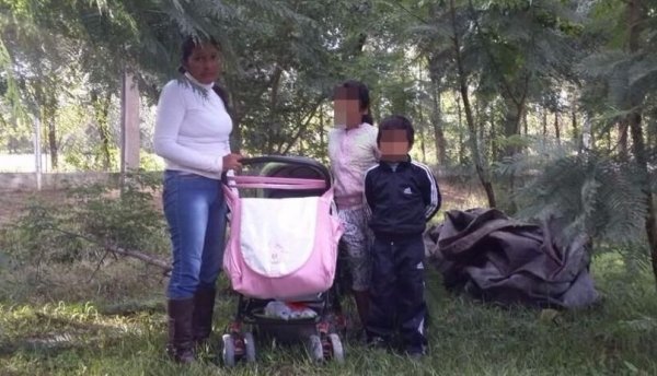 Salta: Dramático: denunció a su expareja por abusar de su hija y ahora vive en la plaza