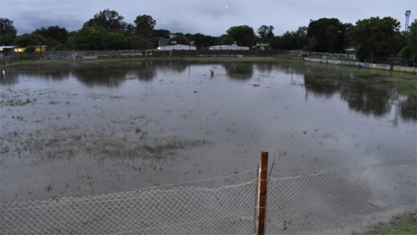 En Tintina no para de llover, ya cayeron más de 120 mm y hay preocupación