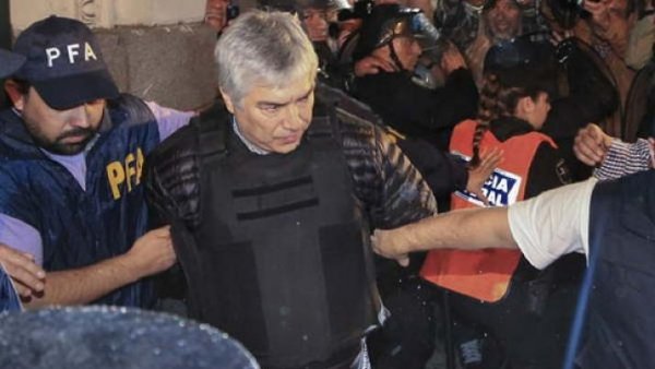 Lázaro Báez fue internado de urgencia