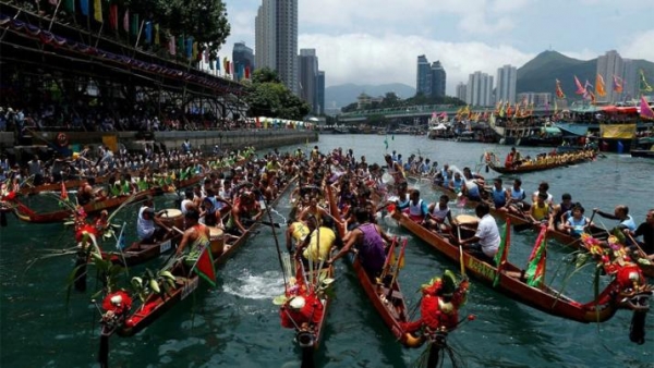 Al menos cinco muertos tras el vuelco de dos barcos dragones en China