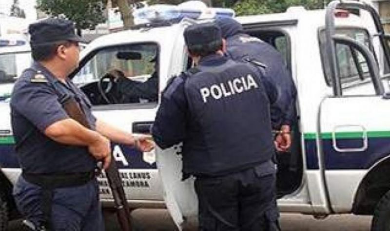 Cuatro policías detenidos por balear un auto en el que viajaban militantes sociales y herir de gravedad a uno