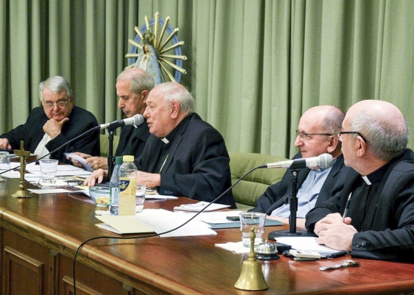 La Iglesia alertó sobre la pobreza e hizo un llamado "apremiante" a crear empleo digno