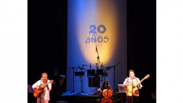 Esta noche, Pastor Luna, Cuti y Roberto le cantan a Campo Gallo