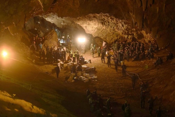 Concluyó con éxito el rescate de los niños atrapados en una cueva de Tailandia