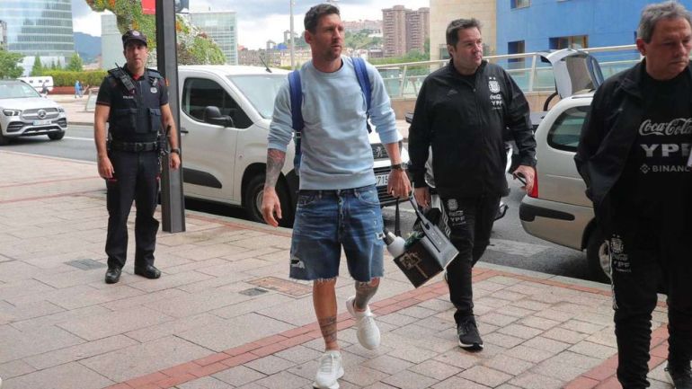 Lionel Messi llegó a la concentración de la Selección Argentina en Bilbao para La Finalissima