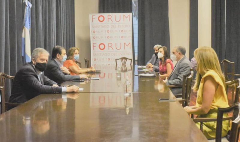 Santiago avanza con inoculación a los docentes y mayores de 70: finaliza en la Capital y empieza en La Banda e interior