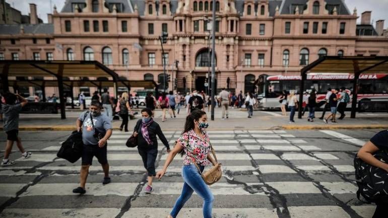 Barbijos, viajes y boliches: el Gobierno oficializó las medidas de flexibilización que regirán desde este viernes