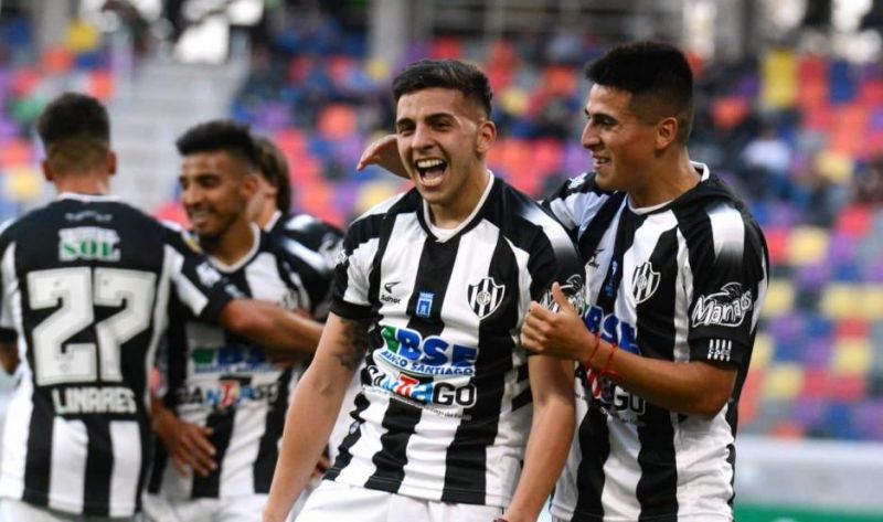 Central Córdoba ganó, gustó y goleó a Colón en el Estadio Único