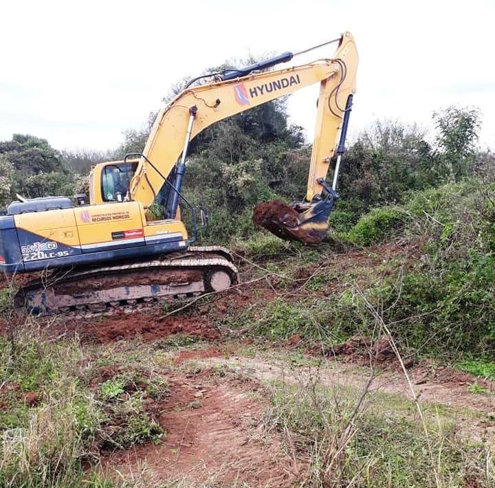 Pampa de los Guanacos avanza en la construcción de desagües.