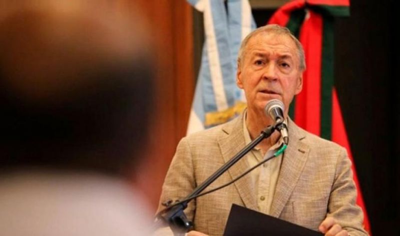 El Gobernador de Córdoba llegó a Estados Unidos y dio positivo para coronavirus
