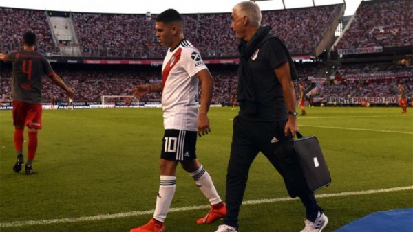 La peor noticia para River: Juanfer Quintero se rompió los ligamentos