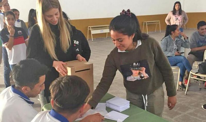 El Ministerio de Justicia llevó el Voto Joven a Campo Gallo