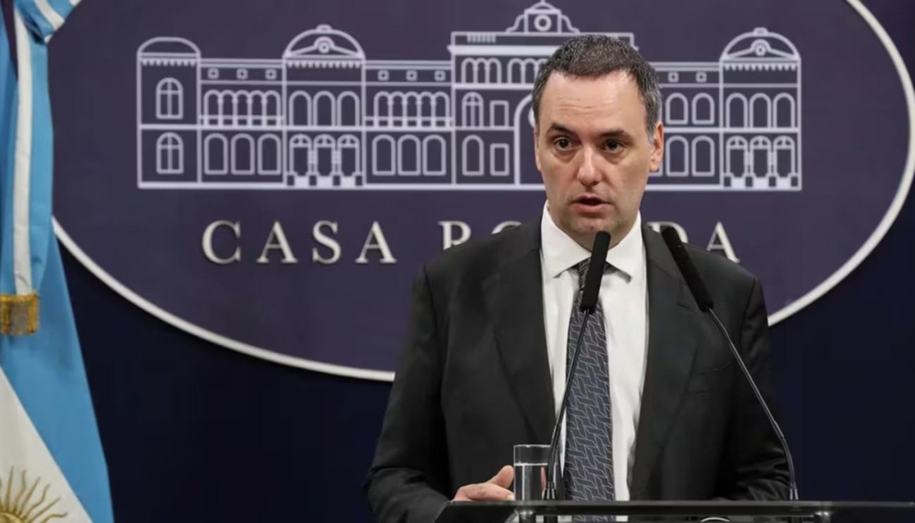 El Gobierno adelantó que el jueves recibirá a una comitiva del FMI para renegociar el acuerdo