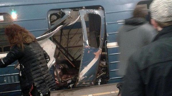 Explosión en un subte de Rusia: al menos 10 muertos