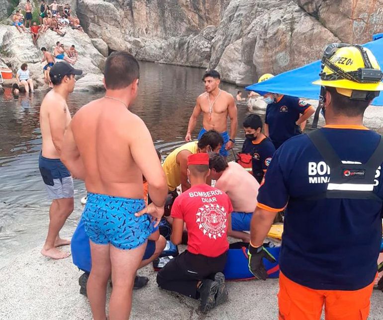 Mina Clavero: le pidió a su pareja que le sacara una foto haciendo un clavado y al salir del agua murió