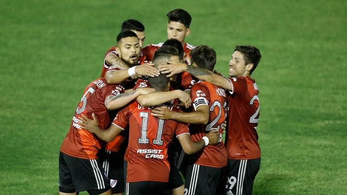 River estiró su buen momento con otra victoria ante Huracán