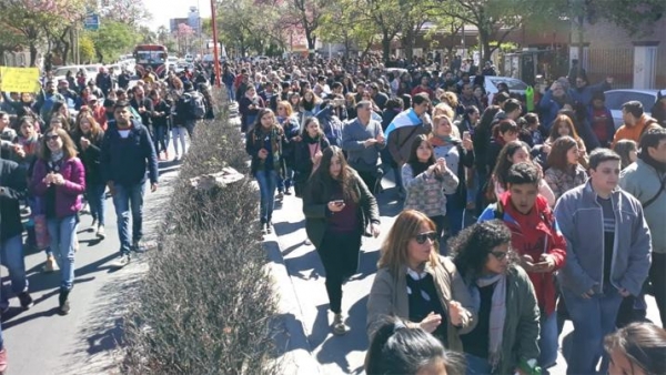La Unse se sumó al paro, reclamo y movilización por el recorte salarial