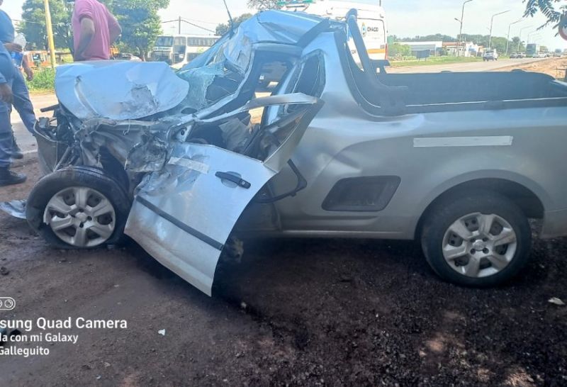 Un camión y un auto chocaron de frente en la Ruta Nacional 16 cerca de Machagai