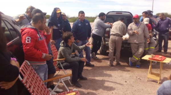 Extrabajadores de Viluco, junto a vecinos piden por sus empleos