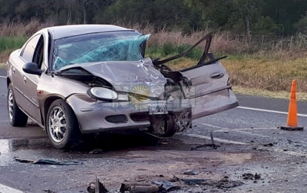 Dos autos chocaron de frente en la ruta 16: los dos conductores graves