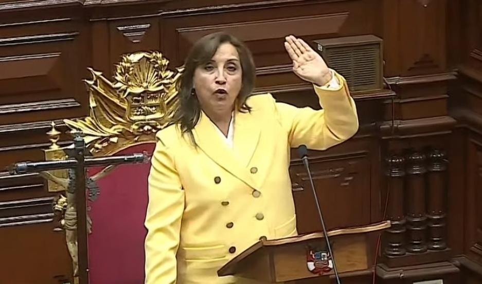 Histórico: Dina Boluarte asume como la primer presidenta mujer de Perú