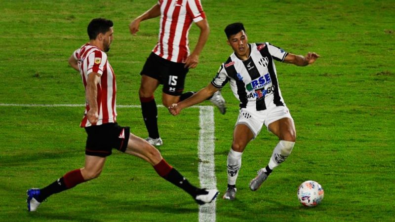 Central Córdoba recibe a Estudiantes en busca de arrimarse a la punta