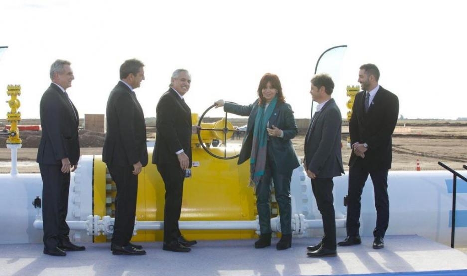 El Presidente y la Vicepresidenta abrieron simbólicamente la válvula del gasoducto