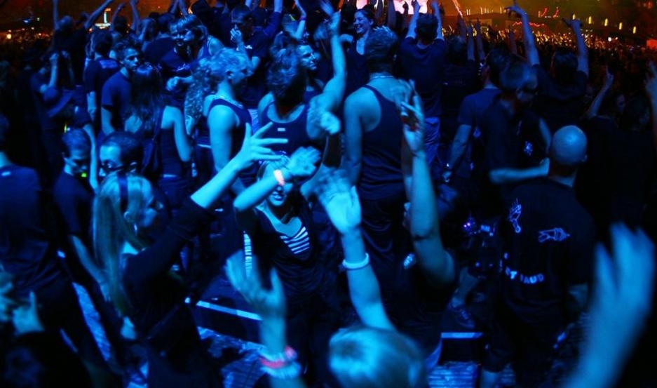 Un joven de 19 años murió tras descompensarse en una fiesta electrónica