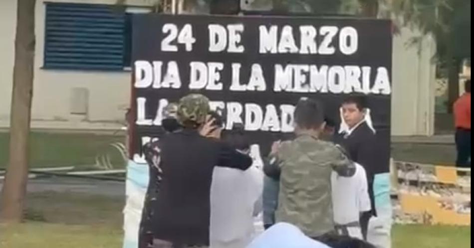 Acusaron a un colegio de Santiago de "adoctrinar" a alumnos de la primaria.