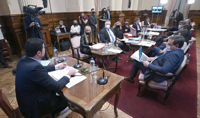 Congreso: el oficialismo avaló 116 DNU y la oposición abandonó la bicameral