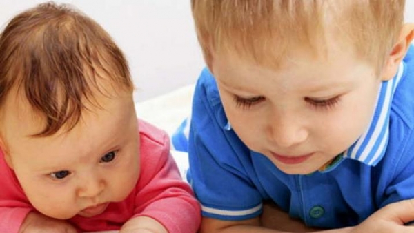 En Santiago detectan niños con problemas visuales a causa del uso temprano de pantallas