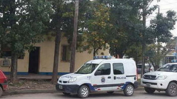 Joven discapacitada esperaba el colectivo y fue abusada