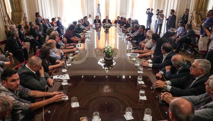 El Gobierno lanzó el pacto social con empresarios, gremios y organizaciones sociales