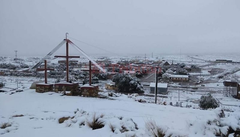 En pleno verano la puna jujeña se tiñó de blanco y dejó un paisaje único