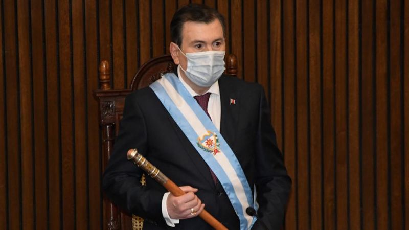 Zamora anunció el pago de un bono aguinaldo de $50 mil para la administración pública