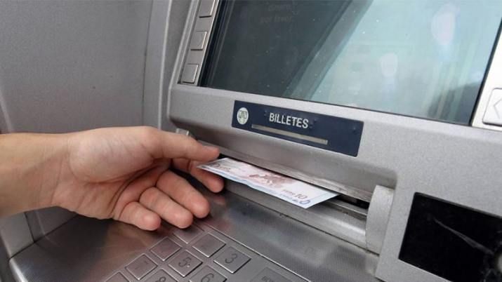 El bono de $8 mil fue depositado y el 30 se abonarán los sueldos