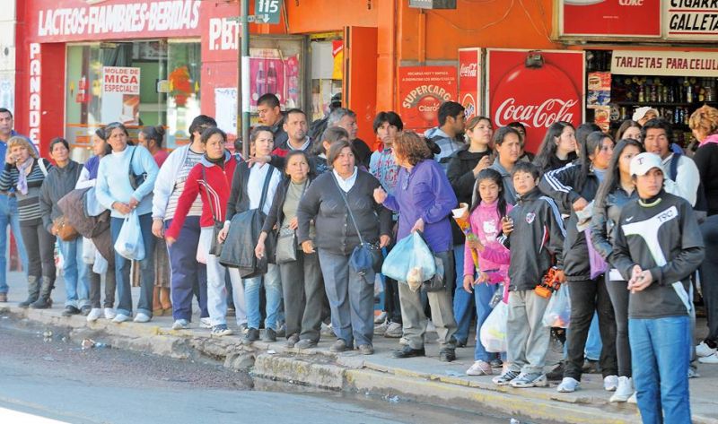 Miles de usuarios de capital e interior sin transporte por el paro de UTA
