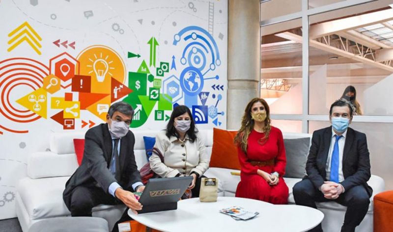 Zamora recalcó la meta de formar a jóvenes con capacidad innovativa para generar trabajo