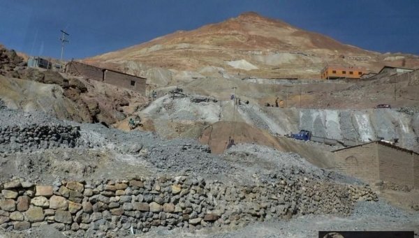 Un turista argentino murió por falta de oxígeno en el Cerro Rico de Potosí
