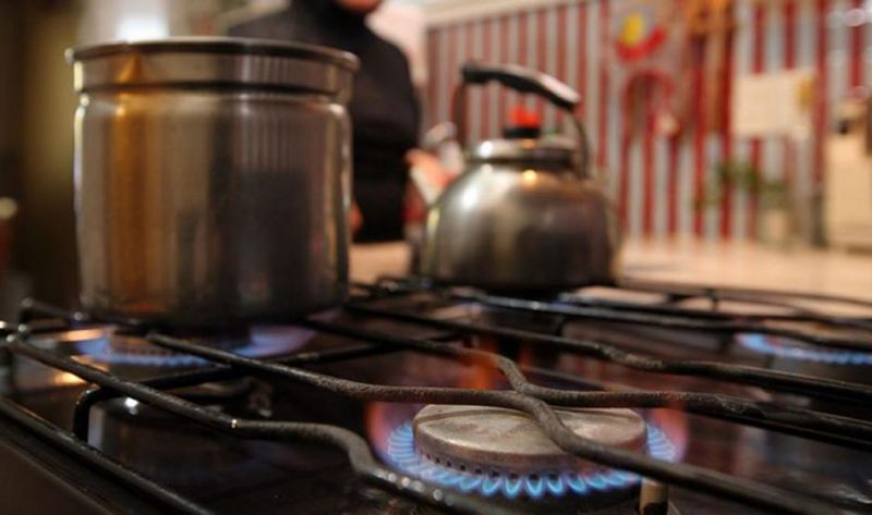 Sube el gas de red, la garrafa social y las cuotas del monotributo