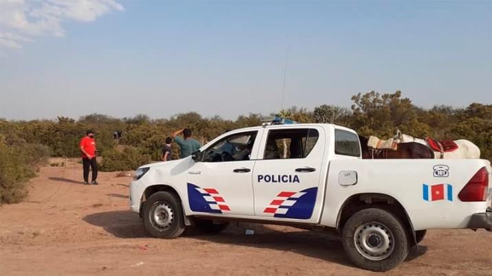 Un hombre se internó en el monte junto a su hijo y amenazó con matarlo