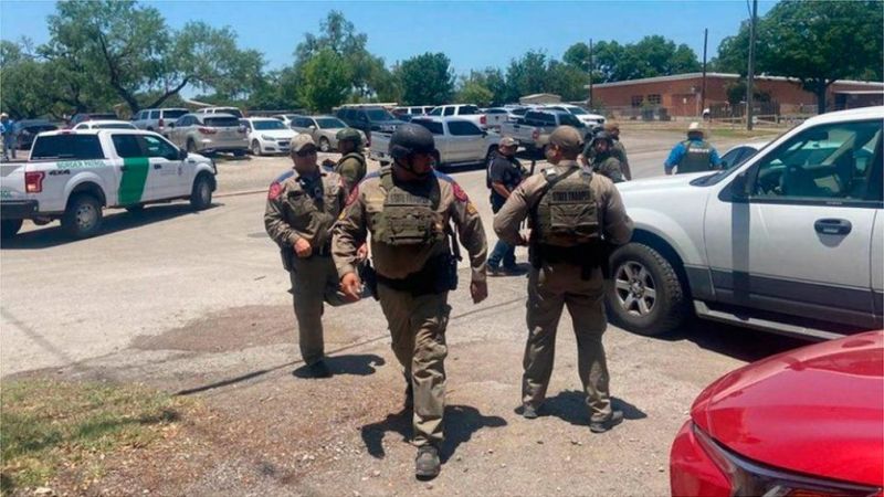 Al menos 15 muertos, incluidos niños, la maestra y el tirador en el tiroteo en la escuela de Texas