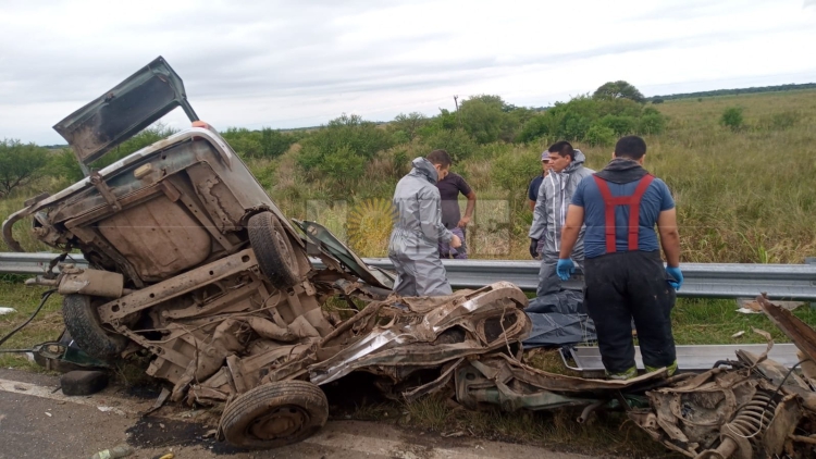 CHACO-Dos muertos en un choque entre un auto y una camioneta en Basail