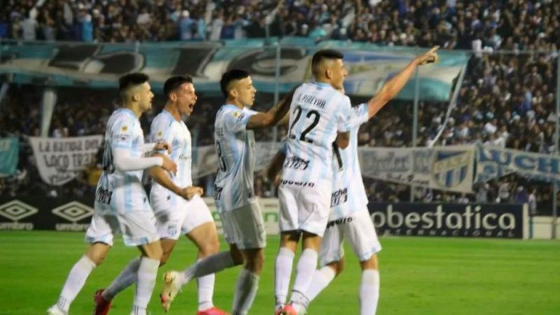 Atlético Tucumán recibe a Talleres buscando recuperar el liderazgo en la Liga Profesional